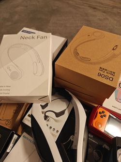 Moomoo DS06 Neck Fans and Electronics Lot