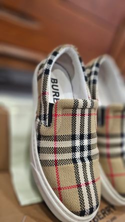Burberry Shoes size 38