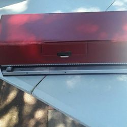 Base Para Guardar CD, Bello De Piel Color Vino Exelentes Condiciones 