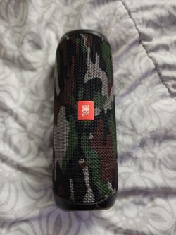 JBL Flip 5 Bluetooth Speaker