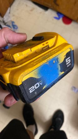 2 Dewalt 20v 5ah batteries