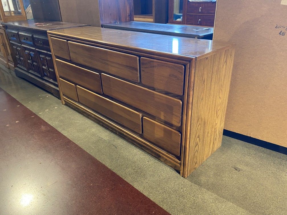 Rounded Corner Dresser