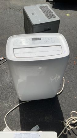 LG air conditioner with hose