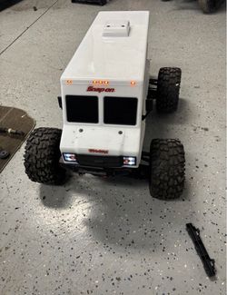 Traxxas Xmaxx 8s Snapped On Truck