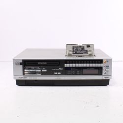 Sanyo VCR-4900 Betacord Beta Hi-Fi VCR 2-Head Recorder (1983)