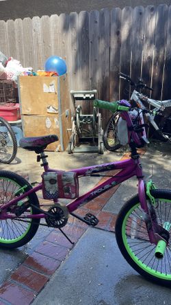 Children’s Bike, Magenta & Green