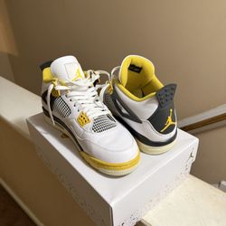 Jordan 4 Vivid Sulfur 