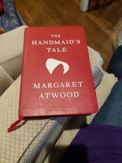 The Handsmade's Tale Deluxe