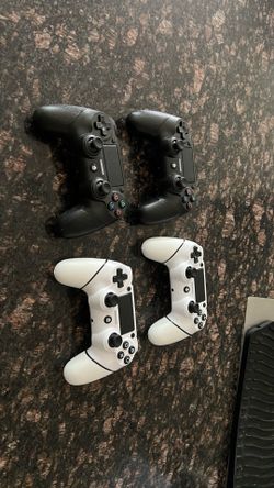 PS4 controller