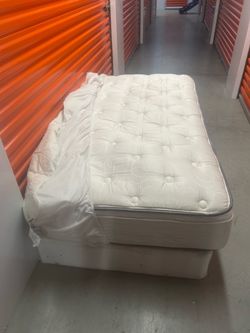 Individual cama colchón semi nuevo $150150