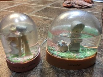 Precious moments snow globes