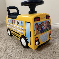 CoComelon School Bus ride-on