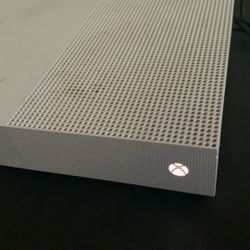 Sceptre Monitor, Xbox one s Digital, And Xbox Elite Controller 