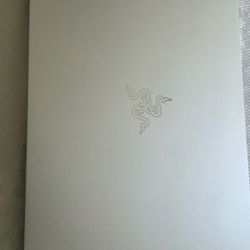 Razor Blade AMD Ryzen 9 7940HS