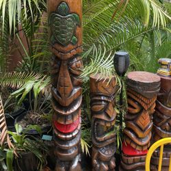 Tiki Statues