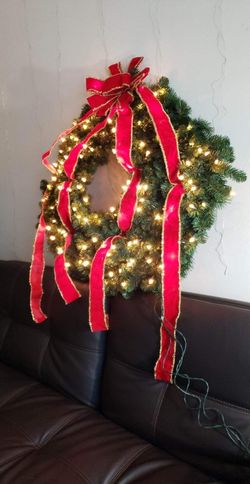 Christmas wreath with bulbs and large bow 45" diameter. NEW