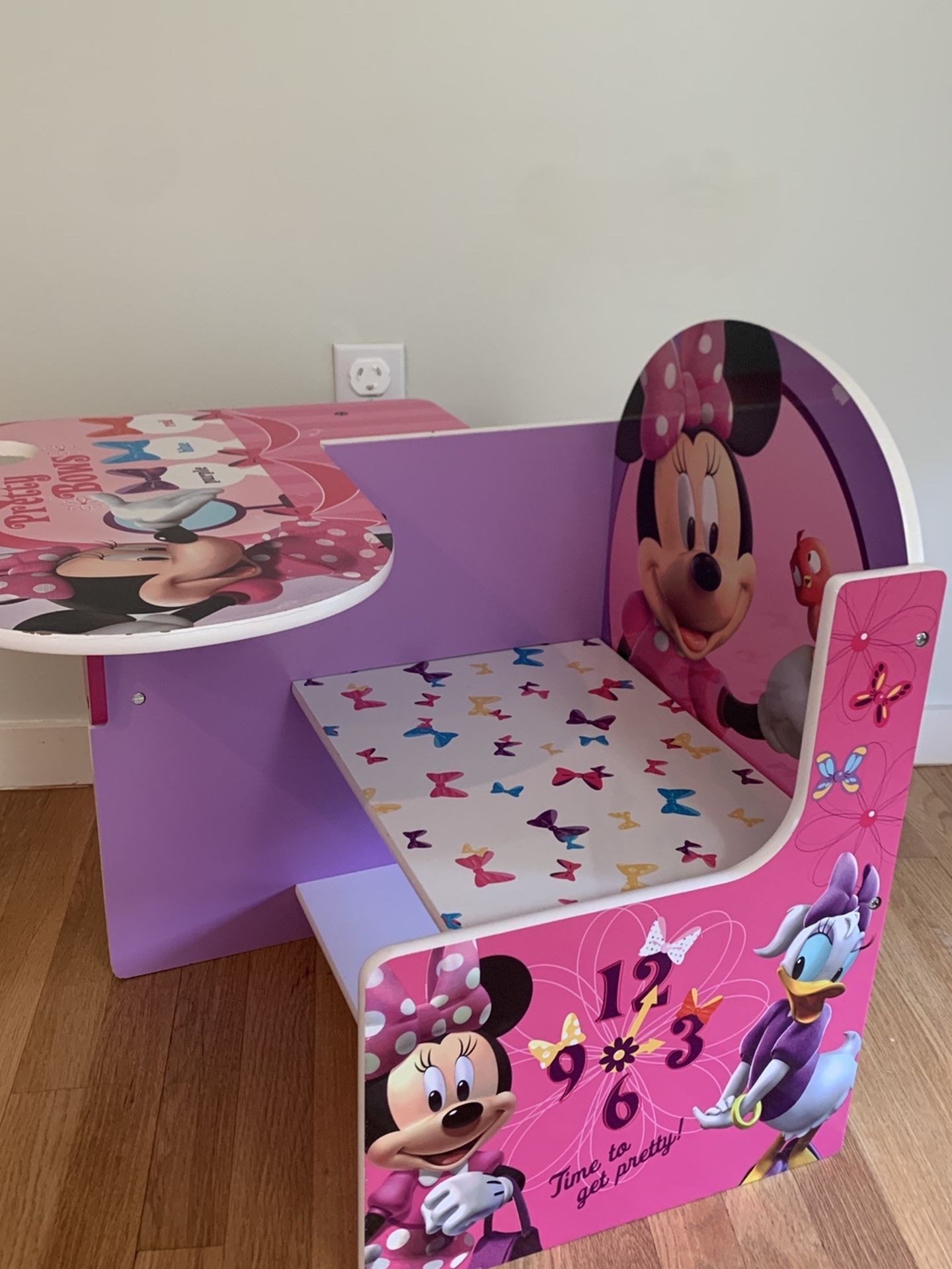 minnie mouse chair desk