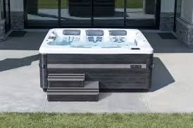 Luxury Bullfrog Hot Tub!