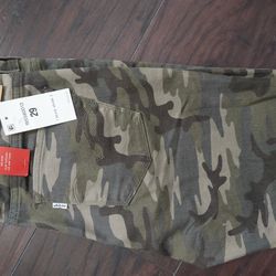 New Jean's Levis Size 8