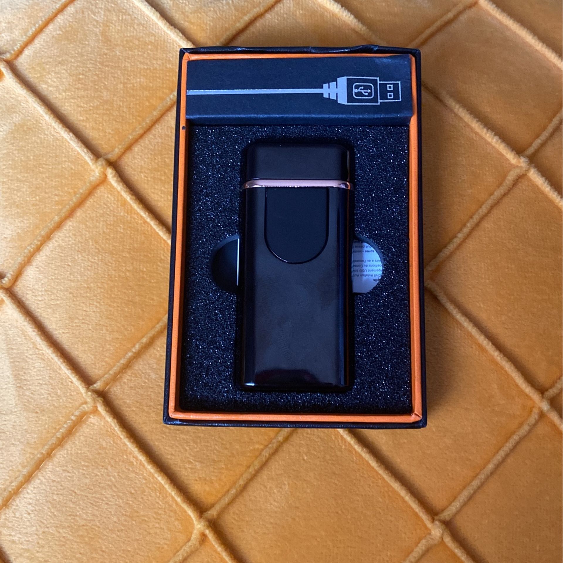 Lighter Classic Fashionable, black.