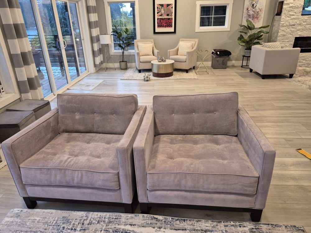 2 Big Chairs And Couch