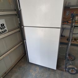 Refrigerator Has Ice Maker