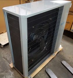 New comfortmaker 208 3 phase condenser. 5 ton
