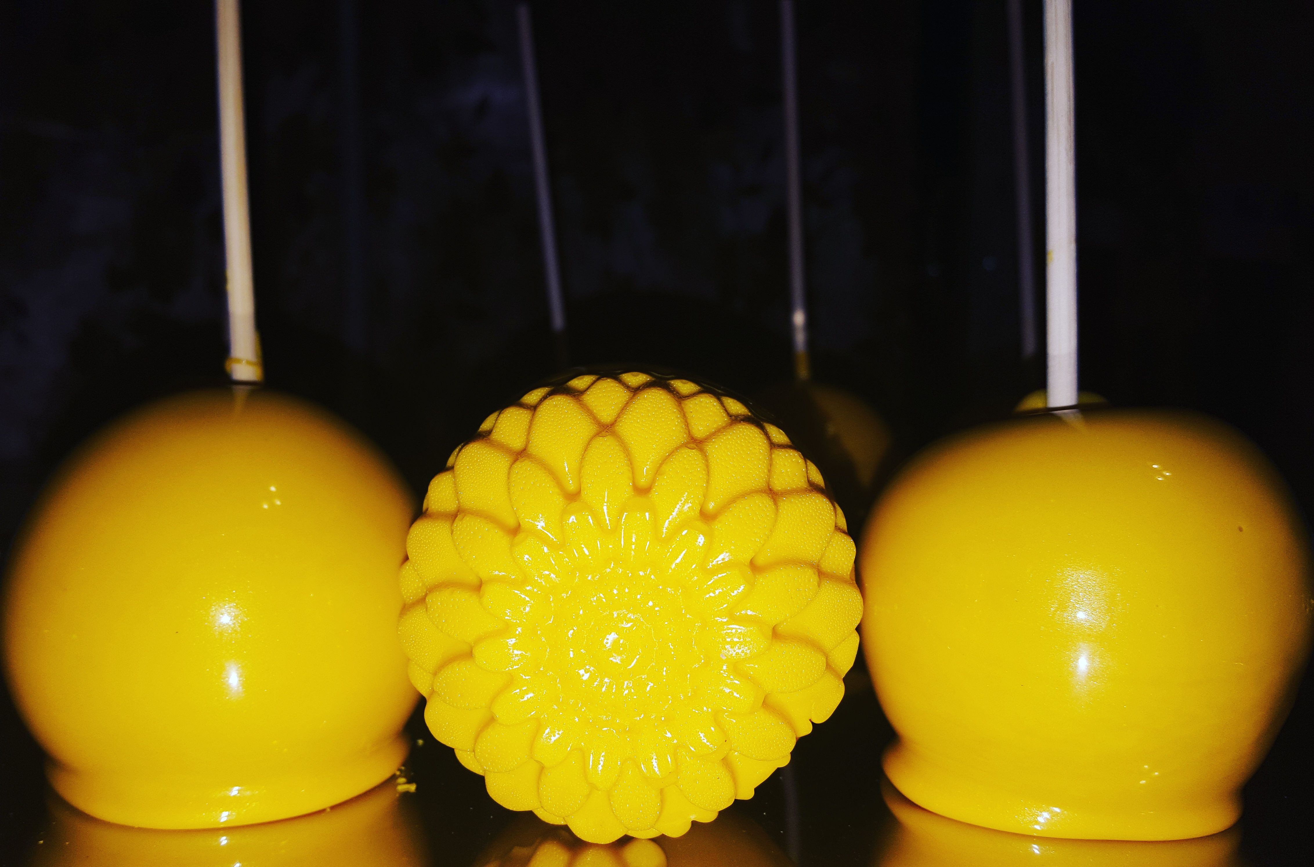 Custom candy apples