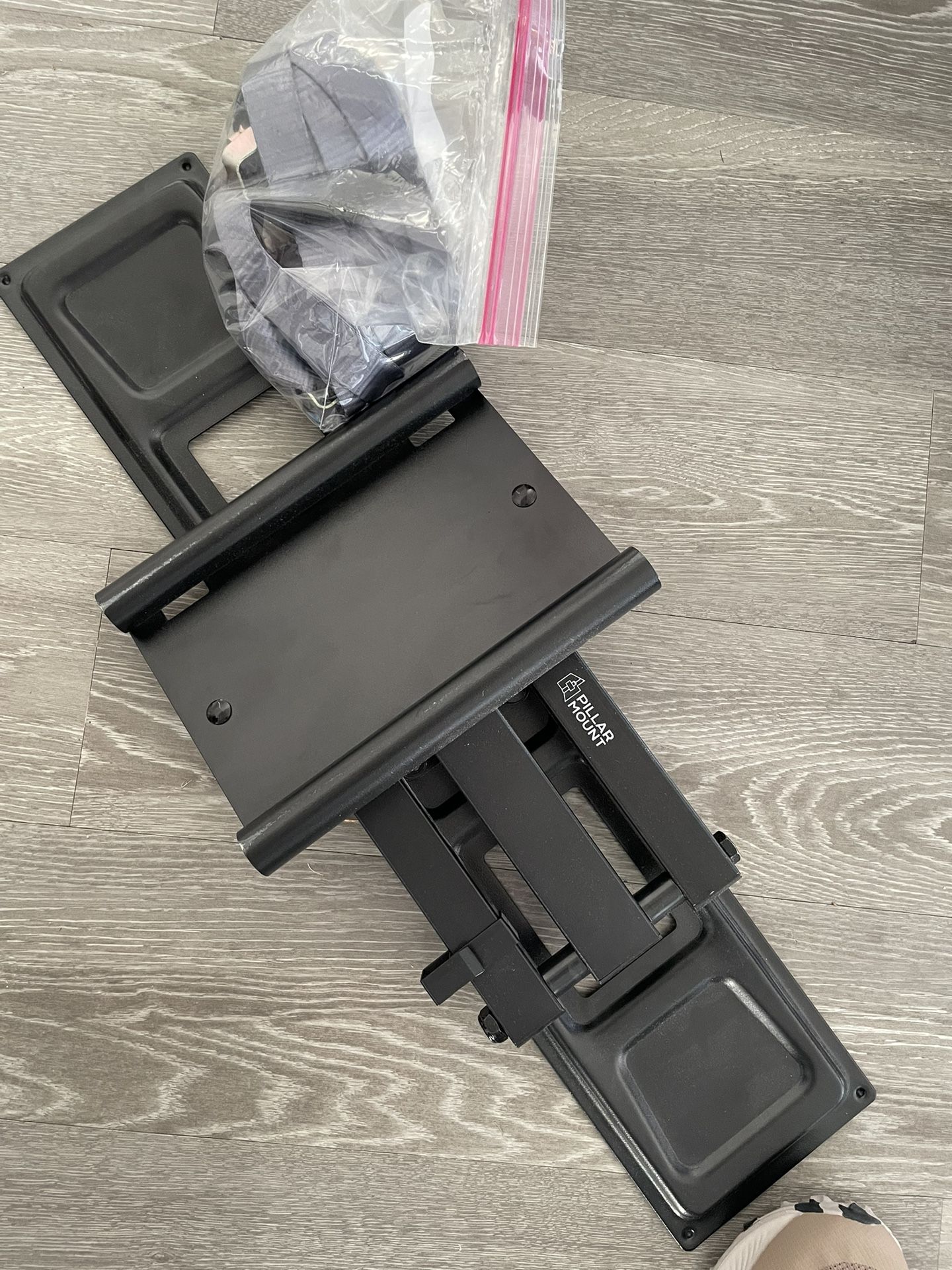 Pillarmount TV Mount