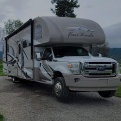 2015 THOR FourWinds Super C (Class C Rv)