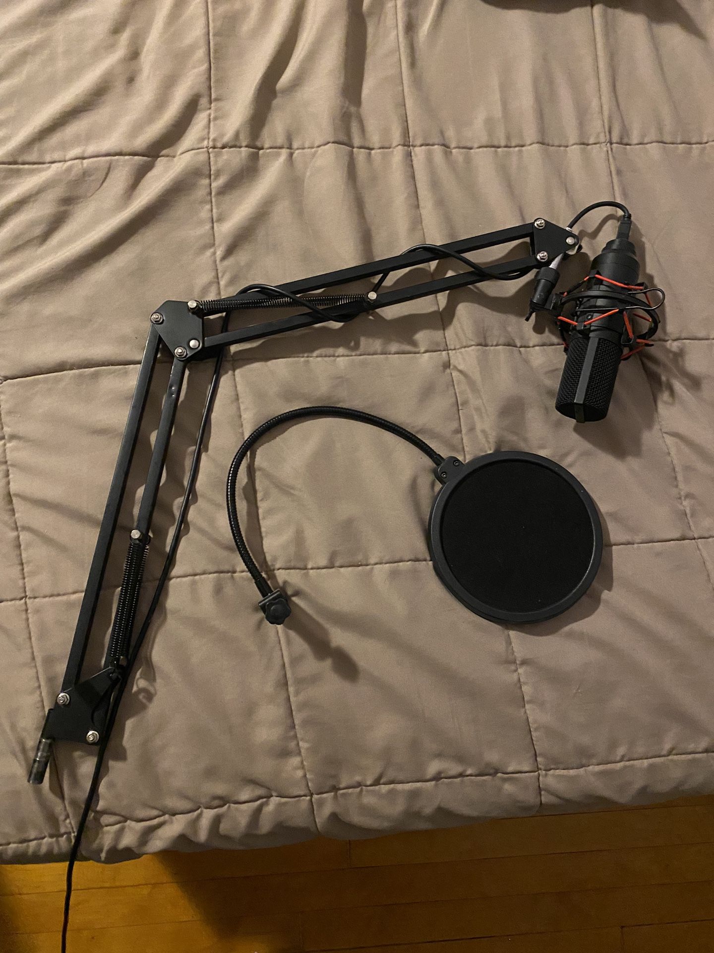 FiFine USB Microphone w/Boom Arm & Filter