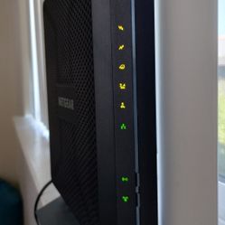 NETGEAR Nighthawk AC1900  WiFi Cable Modem Router Combo. DOCSIS 3.0 Certified for Xfinity from Comcast, Spectrum, Cox, & more (C7000)