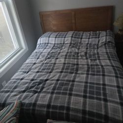 Full Size Bed With Metal Frame 