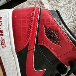 Nike Air Jordan 1 Mid, black+red=bred