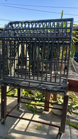 Metal folding cage