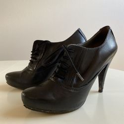 Designer Pura Lopez heels size 8.5