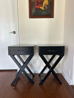 Pair of nightstands/side tables