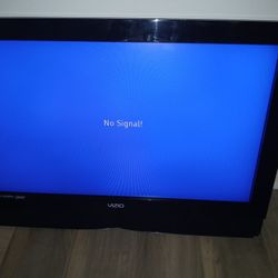 Lot Of 3 Vizio Televisions Model VW32L  HDTV30A