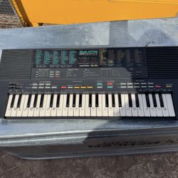 Yamaha PortaSound PSS-480 Black Music Station Synthesizer Electronic Keyboard