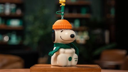 Snoopy Starbucks  Peanuts Collection Cup