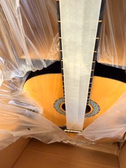 Acoustic Guitar - multiple available - description