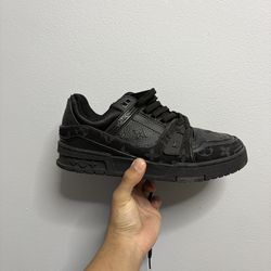 Louis Vuitton black trainers size 39