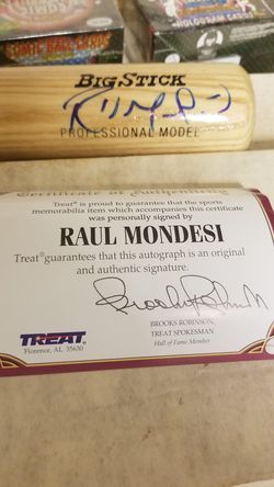 Raul Mondesi autographed bat