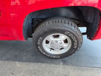 2007 Chevrolet Colorado rims and tires
