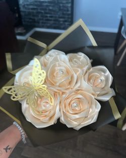 Hermoso Ramo De Rosas Eternas 🥰