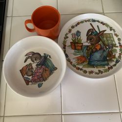Vintage 1960’s SiLite Peter Rabbit 3pc Melamine Childs Dish Set - Plate Bowl Mug  Set