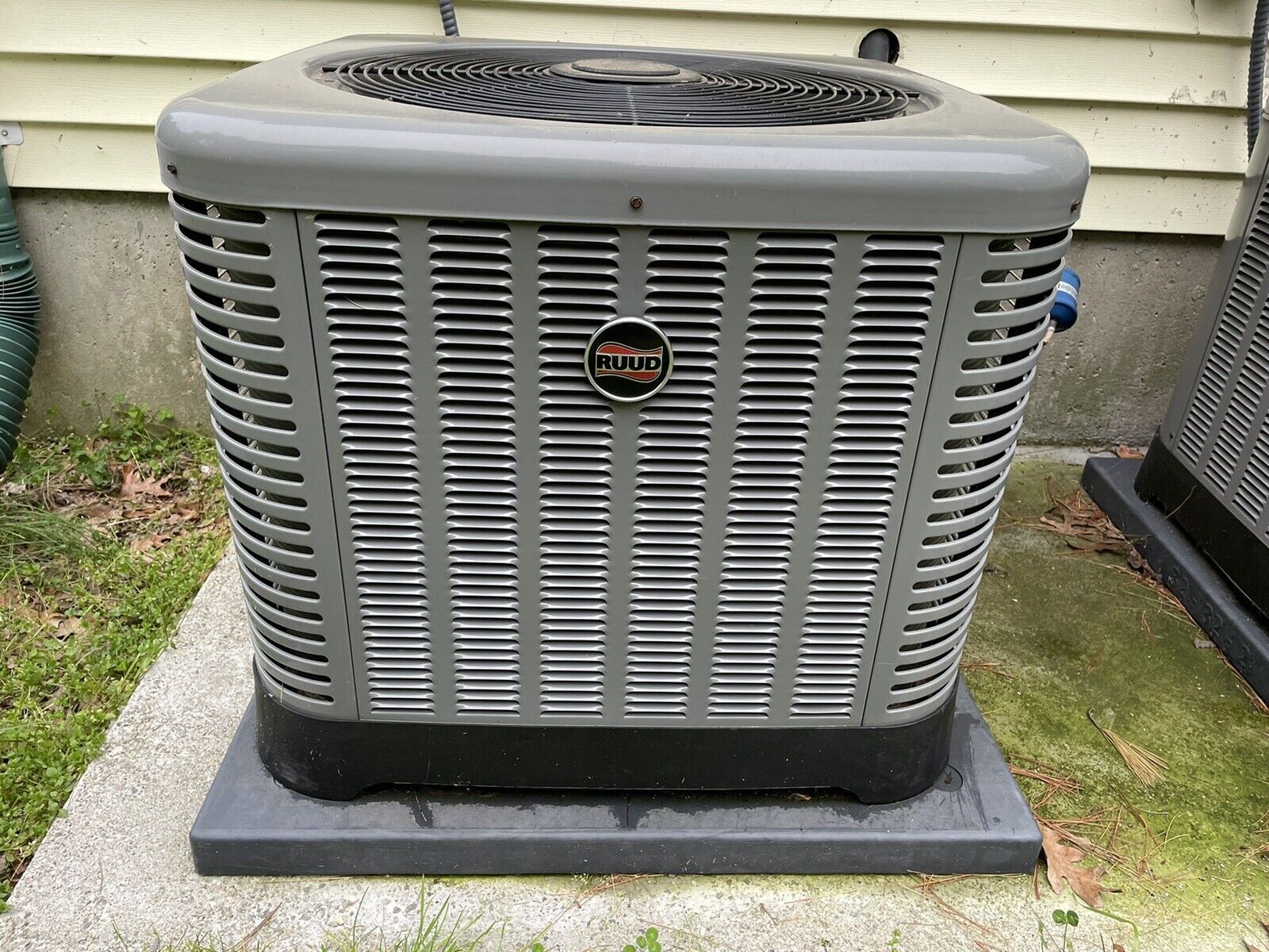 TON AIR CONDITIONING UNIT FOR SALE BRAND NEW RUUD/RHEEM MODEL