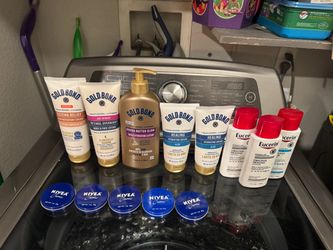 Brand new lotion bundle all for ($40)(Cash only)(price is firm)