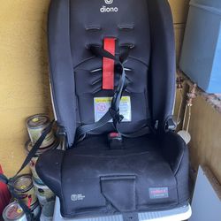 BEAUTIFUL CAR SEAT GOOD CONDITION 