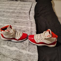 GS Big Kids 4 1/2 / Women's 6 Jordan 11 Retro" Cherry
"